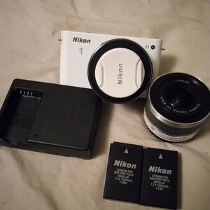 Nikon 1 J1 Mirrorless Camera Kit - White with 10-30mm Lens